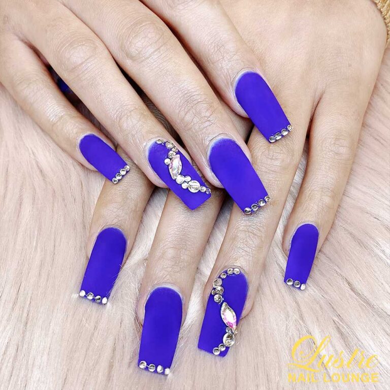 Lustre-Nail-Lounge-violet